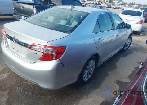 2013 Toyota Camry Xle z USA, uszkodzony, nr VIN 4T4BF1FK1DR284230